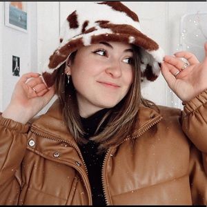 Meet your Posher, Haley